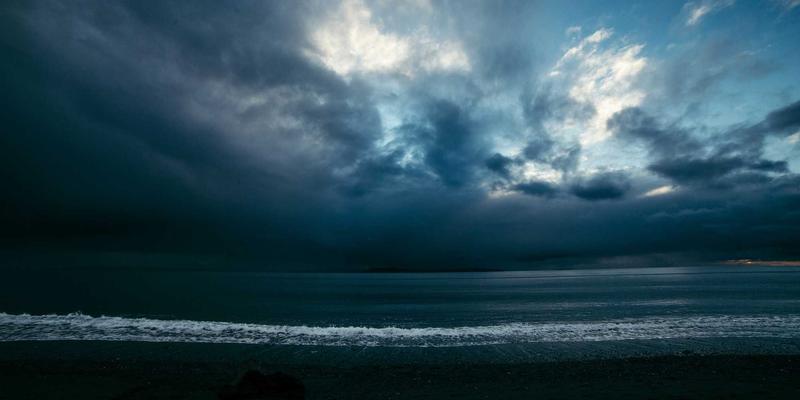 居家徒手健身：科学安排每周训练计划，打造健康生活与积极心态